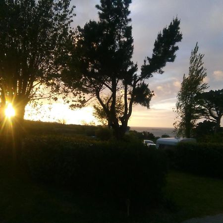 Les Hortensias Grande Tente Familiale Deux Chambres Et Sejour Vue Mer Sur Camping Nature Plestin-les-Grèves Dış mekan fotoğraf