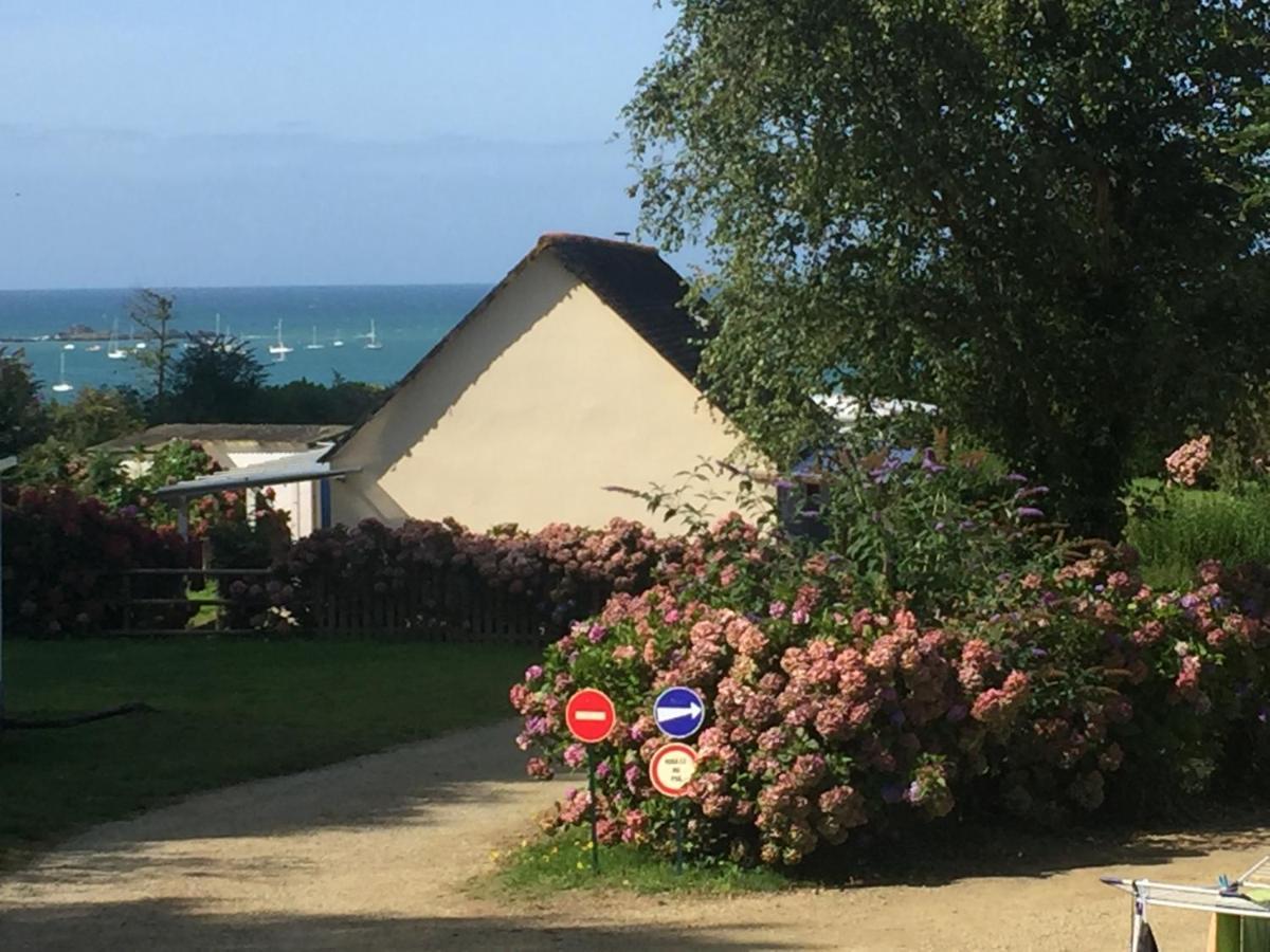 Les Hortensias Grande Tente Familiale Deux Chambres Et Sejour Vue Mer Sur Camping Nature Plestin-les-Grèves Dış mekan fotoğraf