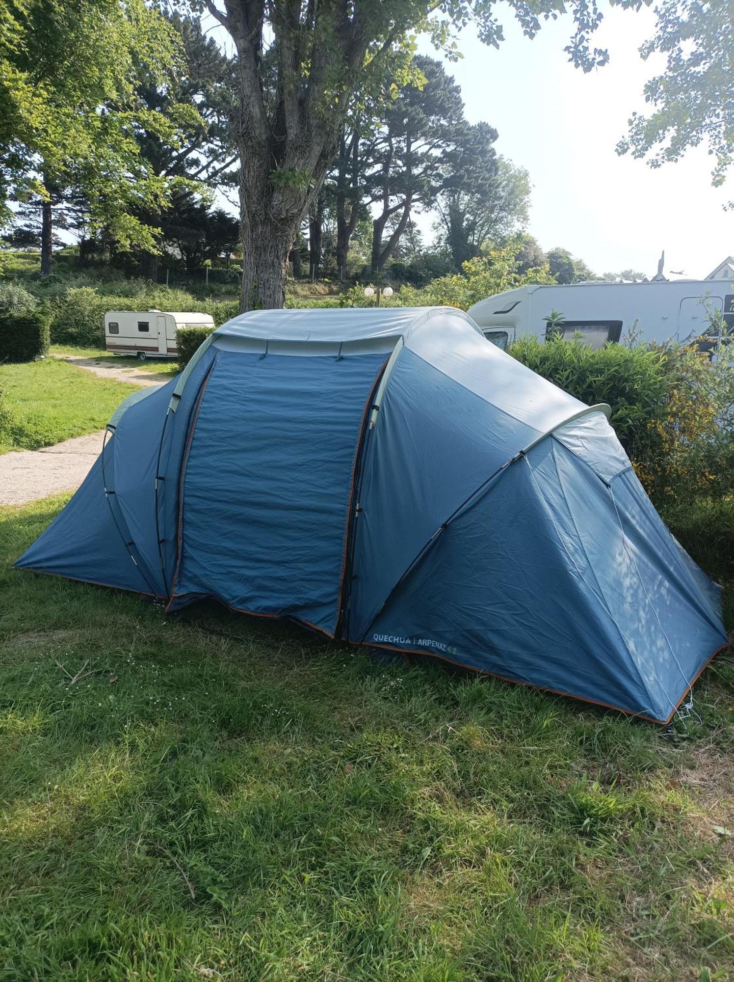 Les Hortensias Grande Tente Familiale Deux Chambres Et Sejour Vue Mer Sur Camping Nature Plestin-les-Grèves Oda fotoğraf